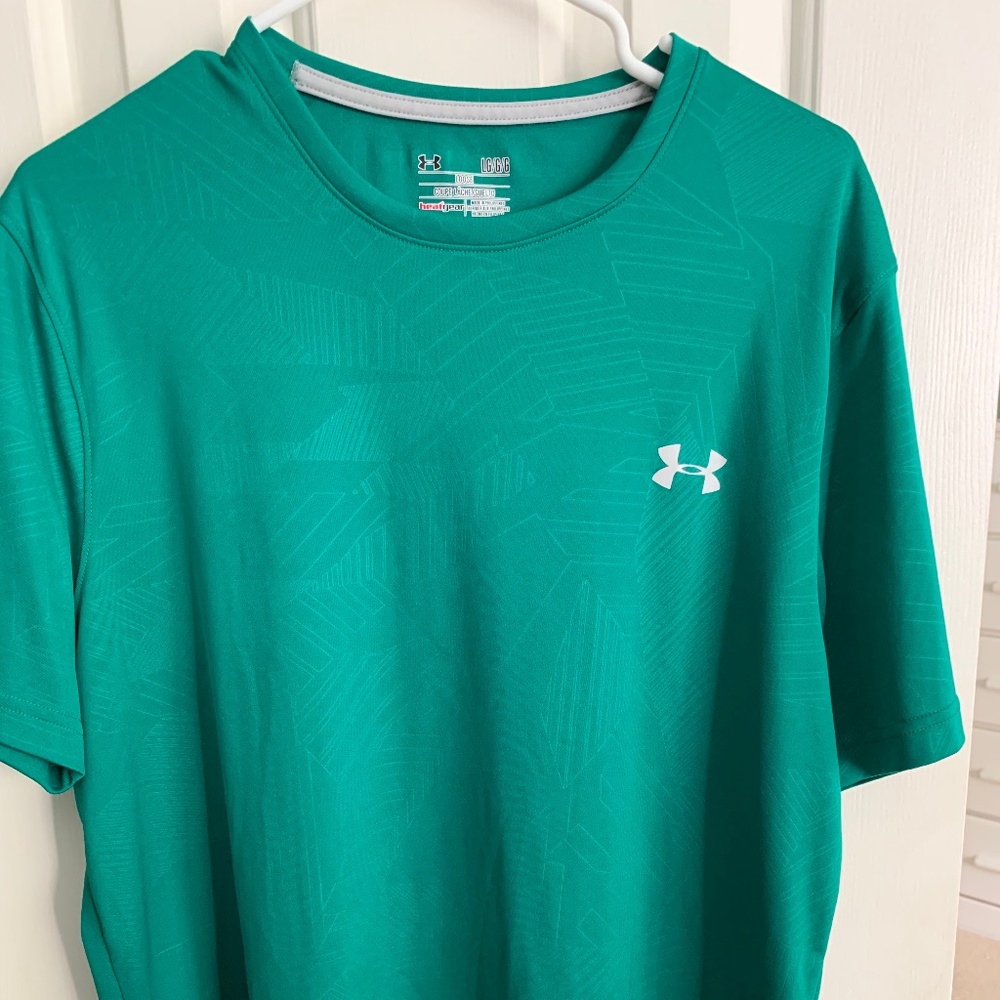 Men's Under Armour shirt